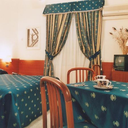 Caput Mundi Hotel Rome Exterior photo
